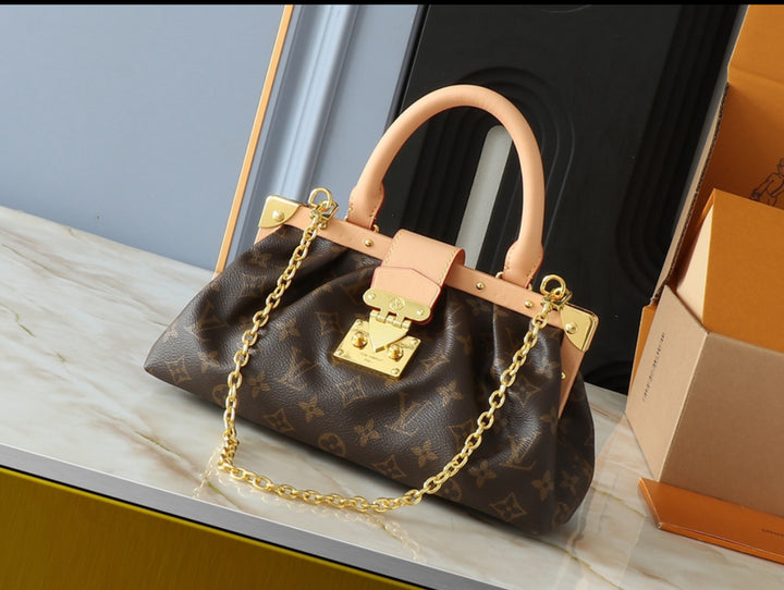 LV DR BAG